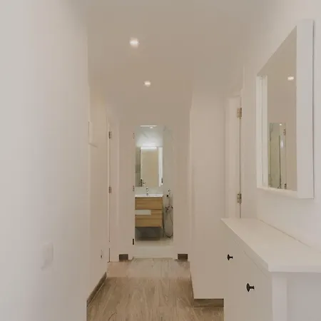 Happy House - Downtown 코라레호